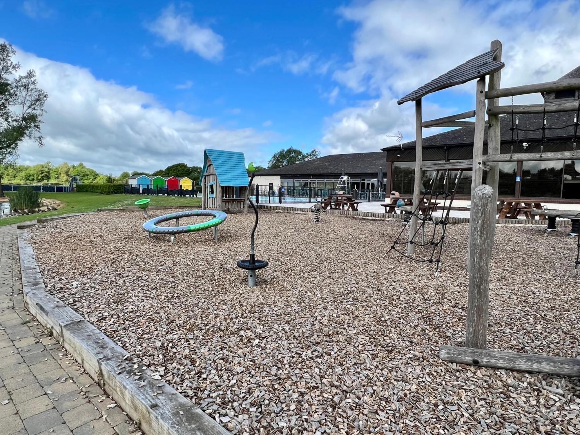 Wildflower, Premium Plus Hot Tub Lodge South Cerney Eksteriør bilde